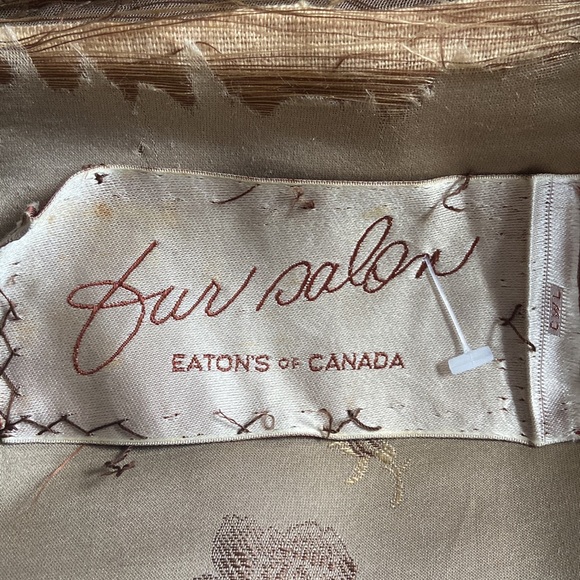 Fur Salon - Eatons of Canada mid length jacket - Picture 6 of 10